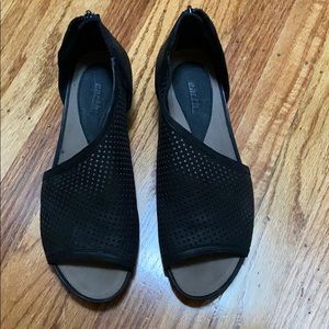 Earth sandal black size 10